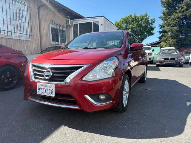 2017 Nissan Versa SL FWD photo