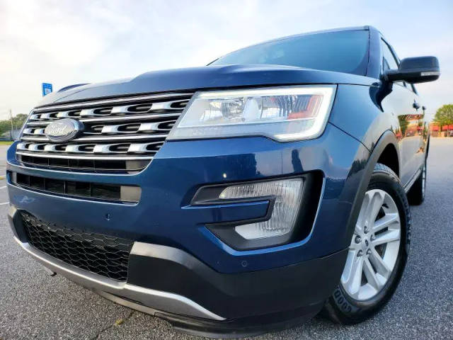 2017 Ford Explorer XLT FWD photo