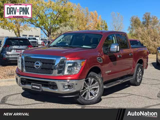 2017 Nissan Titan SL 4WD photo