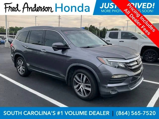 2017 Honda Pilot Touring FWD photo