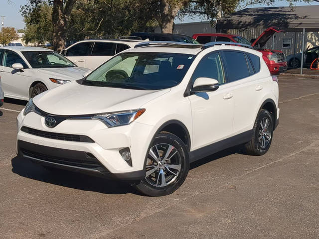 2017 Toyota RAV4 XLE AWD photo