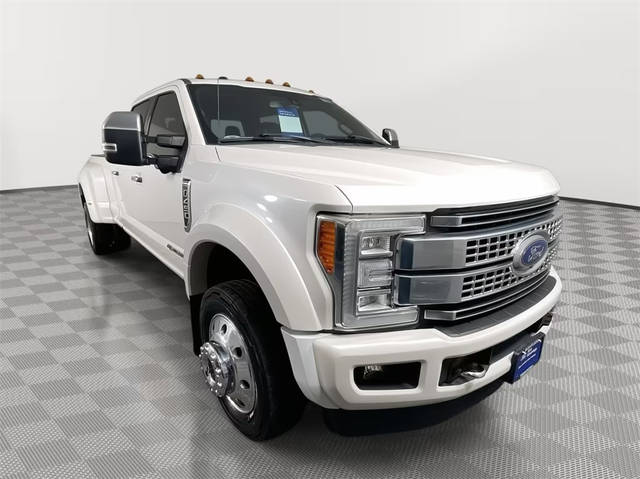 2017 Ford F-450 Super Duty Platinum 4WD photo