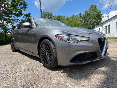 2017 Alfa Romeo Giulia Ti RWD photo