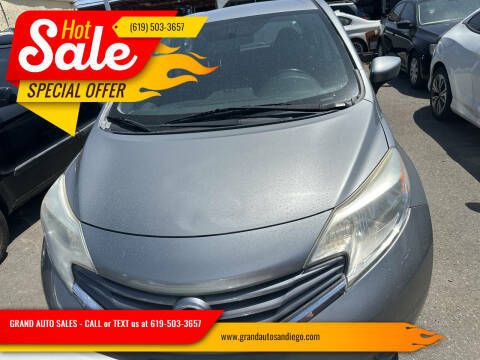 2015 Nissan Versa Note SV FWD photo