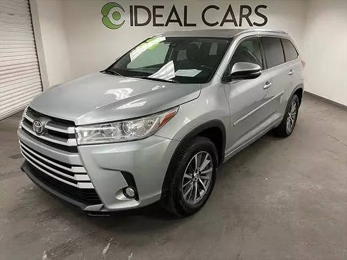 2017 Toyota Highlander XLE FWD photo