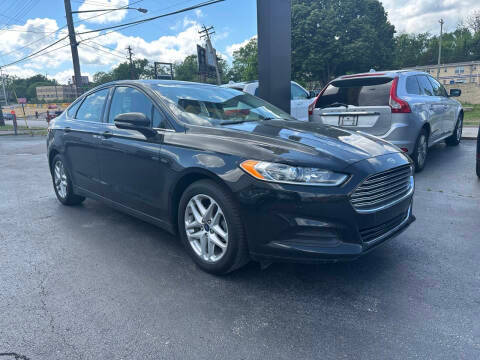2015 Ford Fusion SE FWD photo