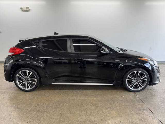 2016 Hyundai Veloster Turbo FWD photo