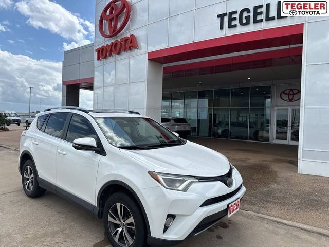 2017 Toyota RAV4 XLE FWD photo