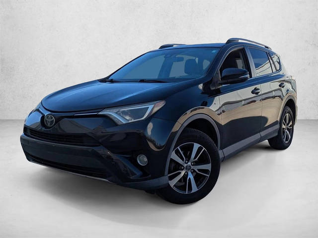 2017 Toyota RAV4 XLE FWD photo