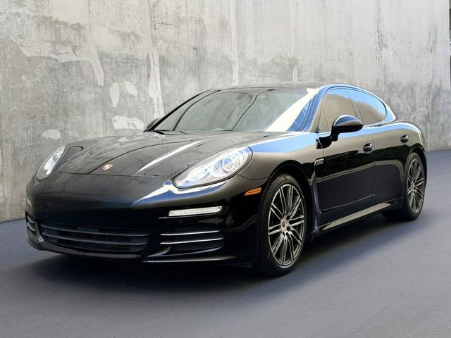 2015 Porsche Panamera 4 AWD photo