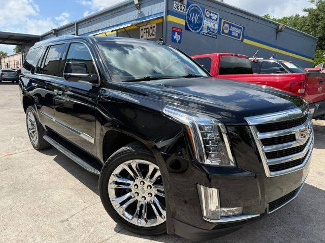 2017 Cadillac Escalade Luxury RWD photo
