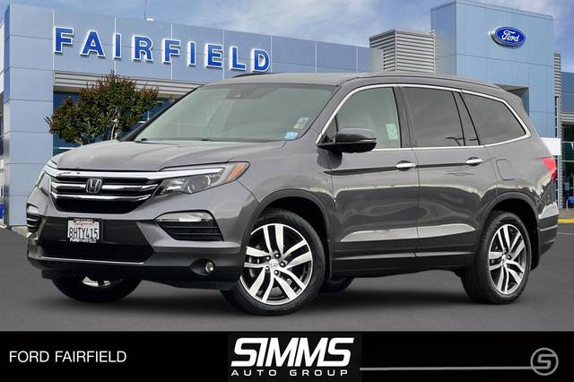 2017 Honda Pilot Touring FWD photo