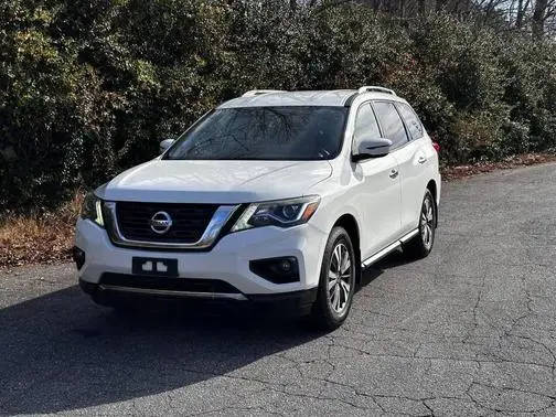 2017 Nissan Pathfinder SV 4WD photo
