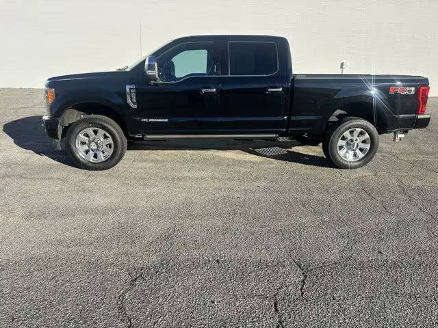 2017 Ford F-250 Super Duty Platinum 4WD photo