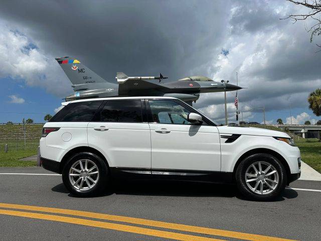 2017 Land Rover Range Rover Sport SE 4WD photo