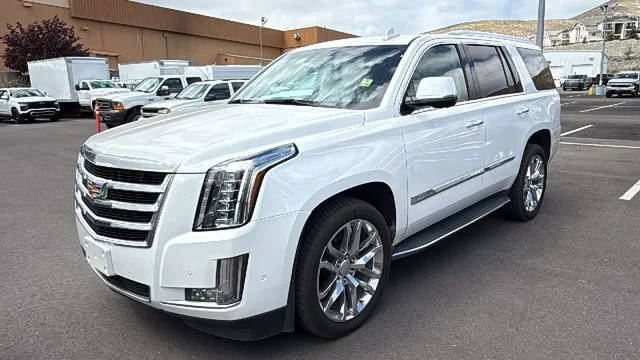 2017 Cadillac Escalade Luxury 4WD photo
