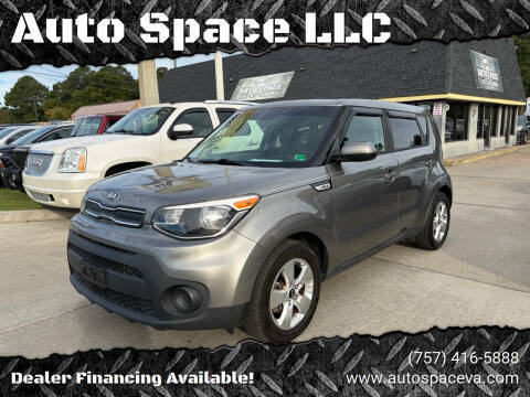 2017 Kia Soul Base FWD photo