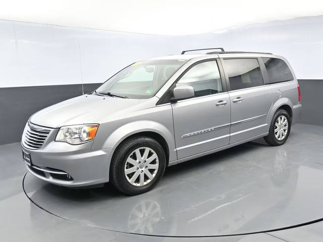 2016 Chrysler Town and Country Touring FWD photo