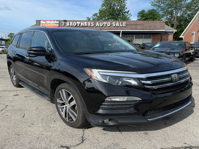 2017 Honda Pilot Touring AWD photo