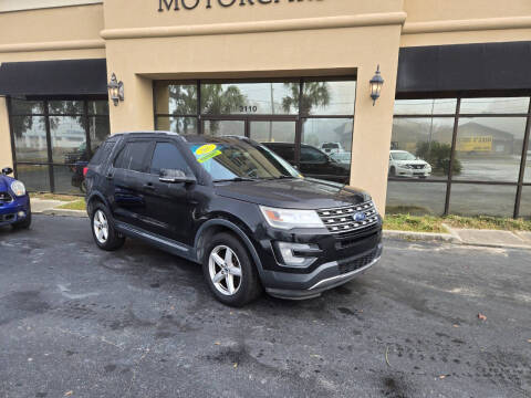 2017 Ford Explorer XLT 4WD photo