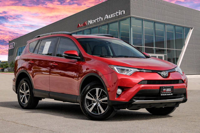 2017 Toyota RAV4 XLE FWD photo