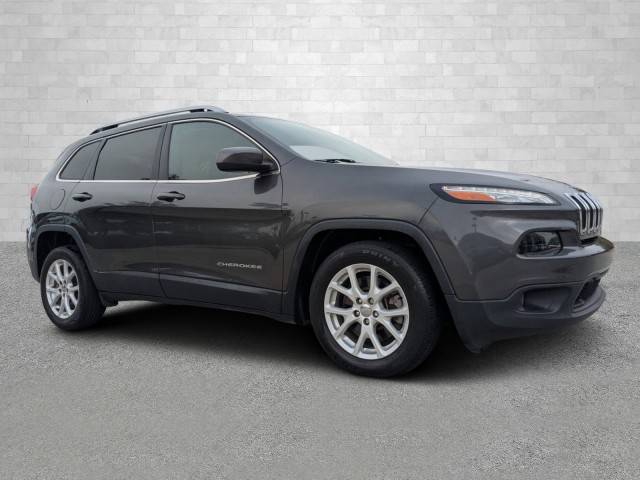 2017 Jeep Cherokee Latitude FWD photo