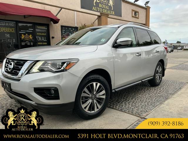2017 Nissan Pathfinder SL 4WD photo