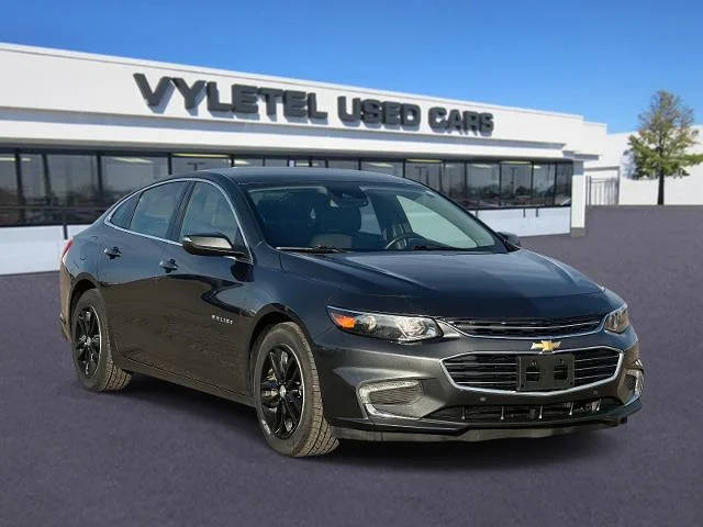 2017 Chevrolet Malibu LT FWD photo