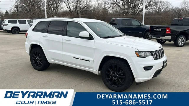 2017 Jeep Grand Cherokee Altitude 4WD photo