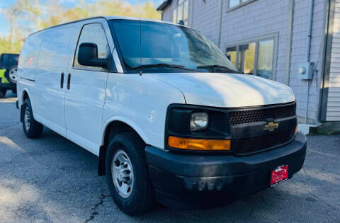 2017 Chevrolet Express Cargo  RWD photo