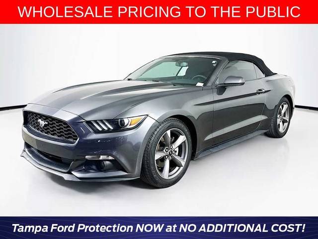 2017 Ford Mustang V6 RWD photo