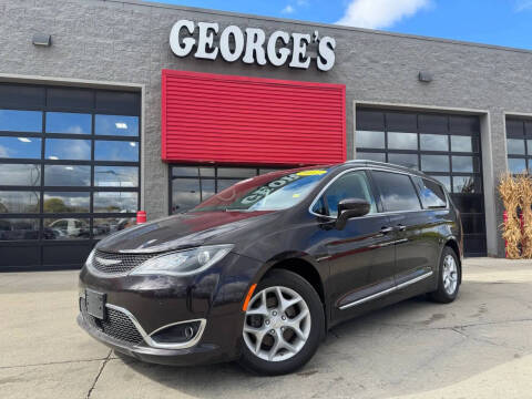 2017 Chrysler Pacifica Minivan Touring-L Plus FWD photo