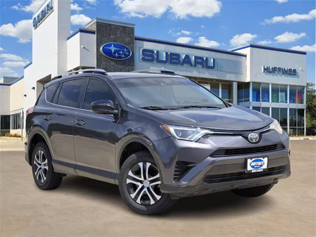 2017 Toyota RAV4 LE FWD photo