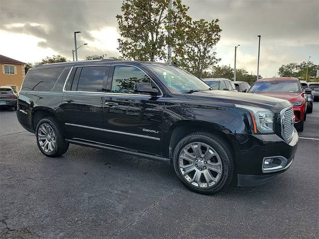 2017 GMC Yukon XL Denali RWD photo