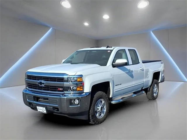2017 Chevrolet Silverado 2500HD LT 4WD photo