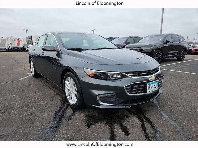 2017 Chevrolet Malibu LT FWD photo