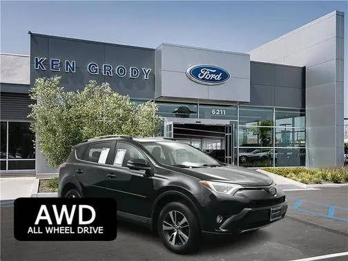 2017 Toyota RAV4 XLE AWD photo