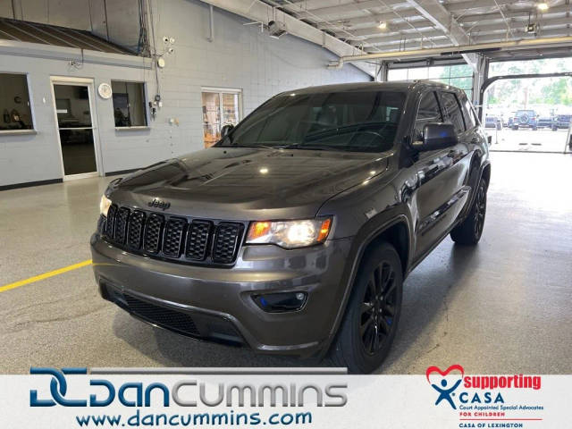 2017 Jeep Grand Cherokee Altitude 4WD photo