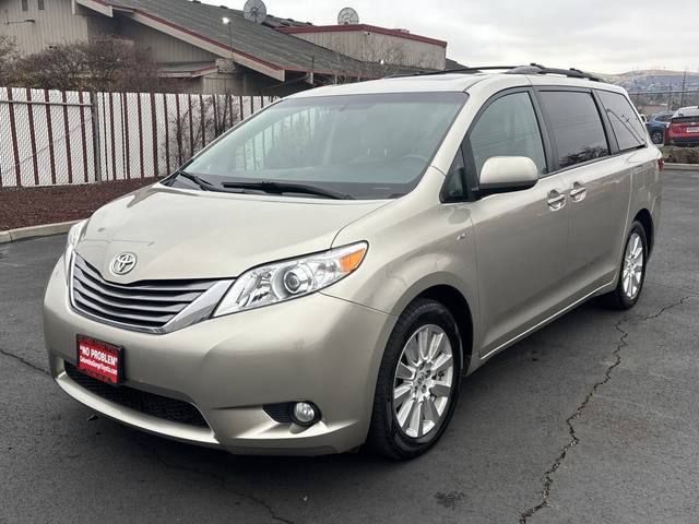 2017 Toyota Sienna XLE AWD photo