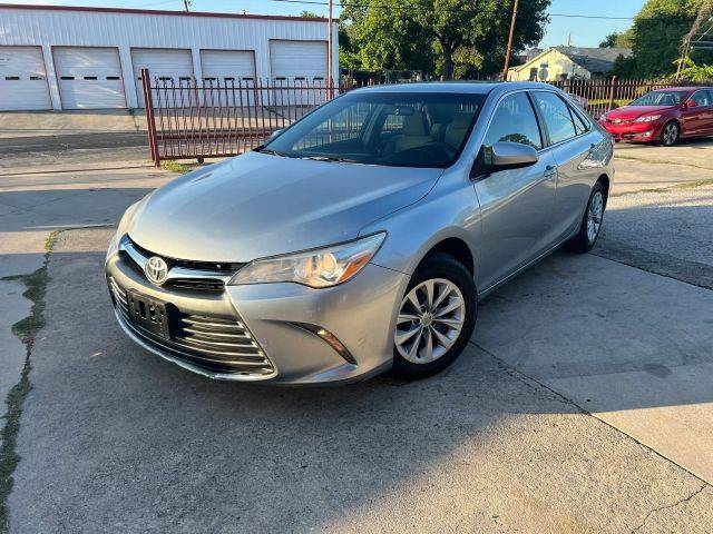 2017 Toyota Camry LE FWD photo
