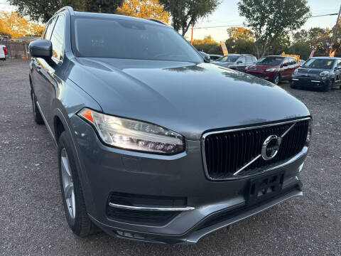 2017 Volvo XC90 Momentum FWD photo