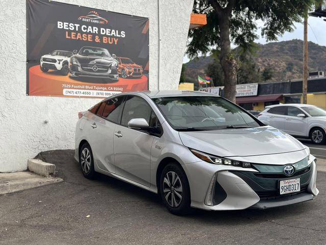 2017 Toyota Prius Prime Premium FWD photo