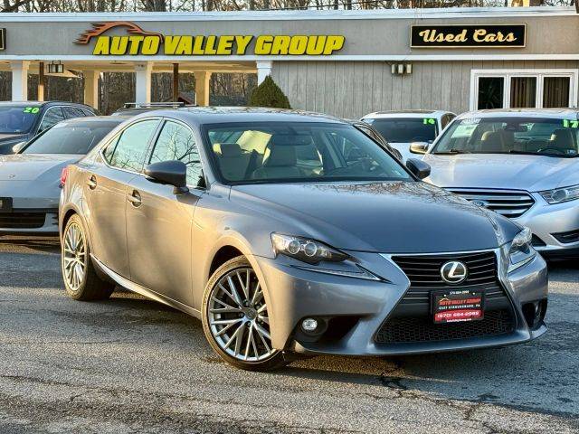 2016 Lexus IS  AWD photo