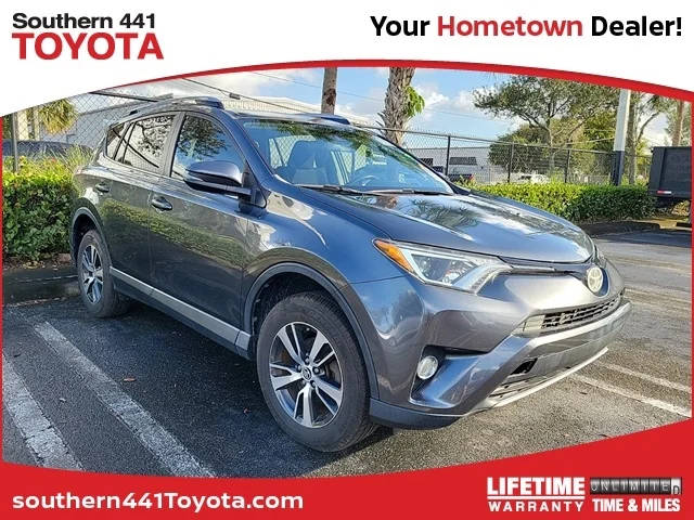 2017 Toyota RAV4 XLE FWD photo