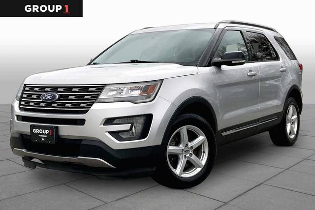 2017 Ford Explorer XLT 4WD photo