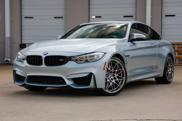 2017 BMW M4  RWD photo