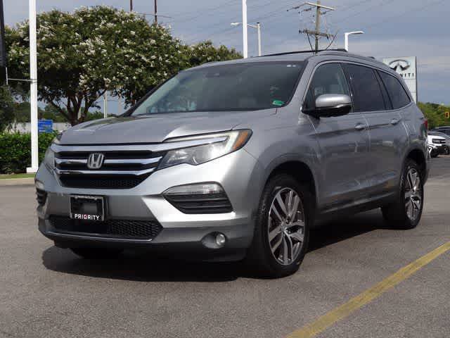 2017 Honda Pilot Touring AWD photo
