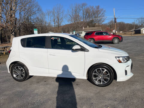 2017 Chevrolet Sonic LT FWD photo
