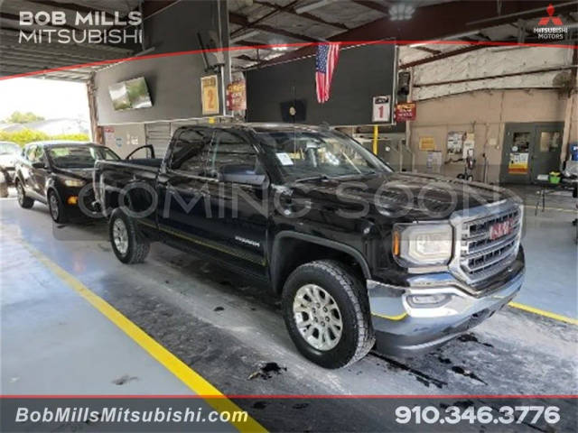 2017 GMC Sierra 1500 SLE 4WD photo