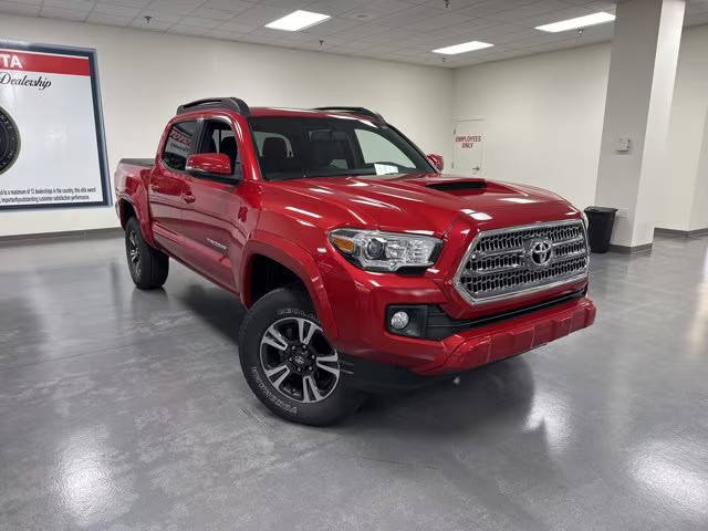 2017 Toyota Tacoma TRD Sport 4WD photo